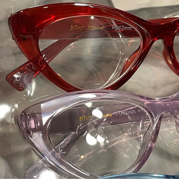 Betsey Johnson Stylish Cat-eye Readers Reading Glasses, Price Firm - Picture 4 of 9